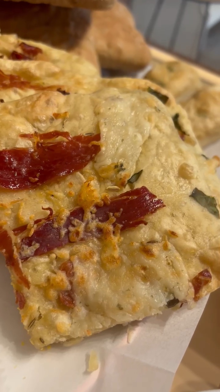 'The Provisioner' flatbread — country ham, garlic, basil & 3-cheese